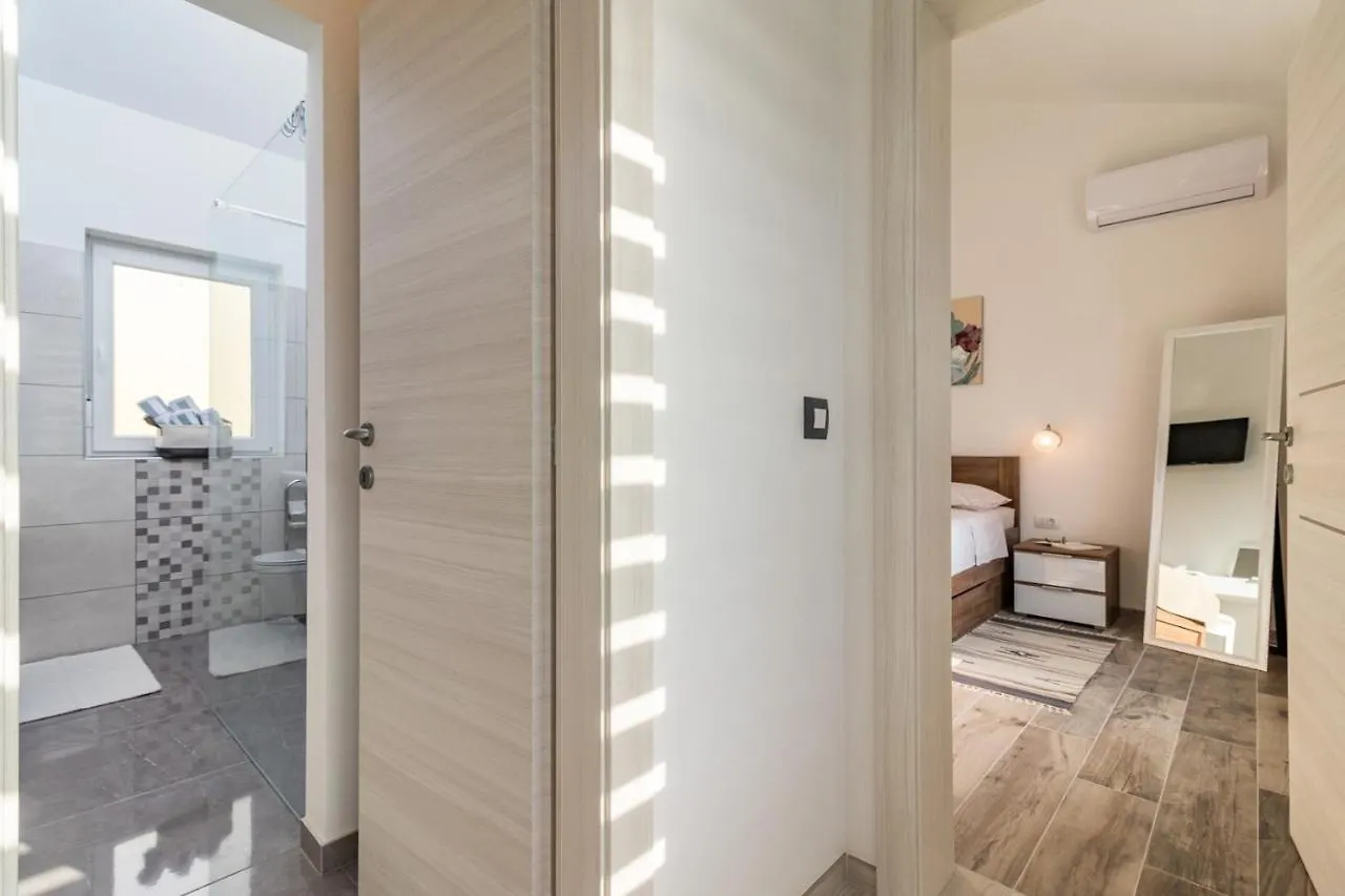 Villa Sunny Home Galizana Croatia