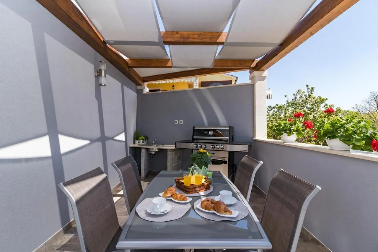 Villa Sunny Home Galizana Croatia